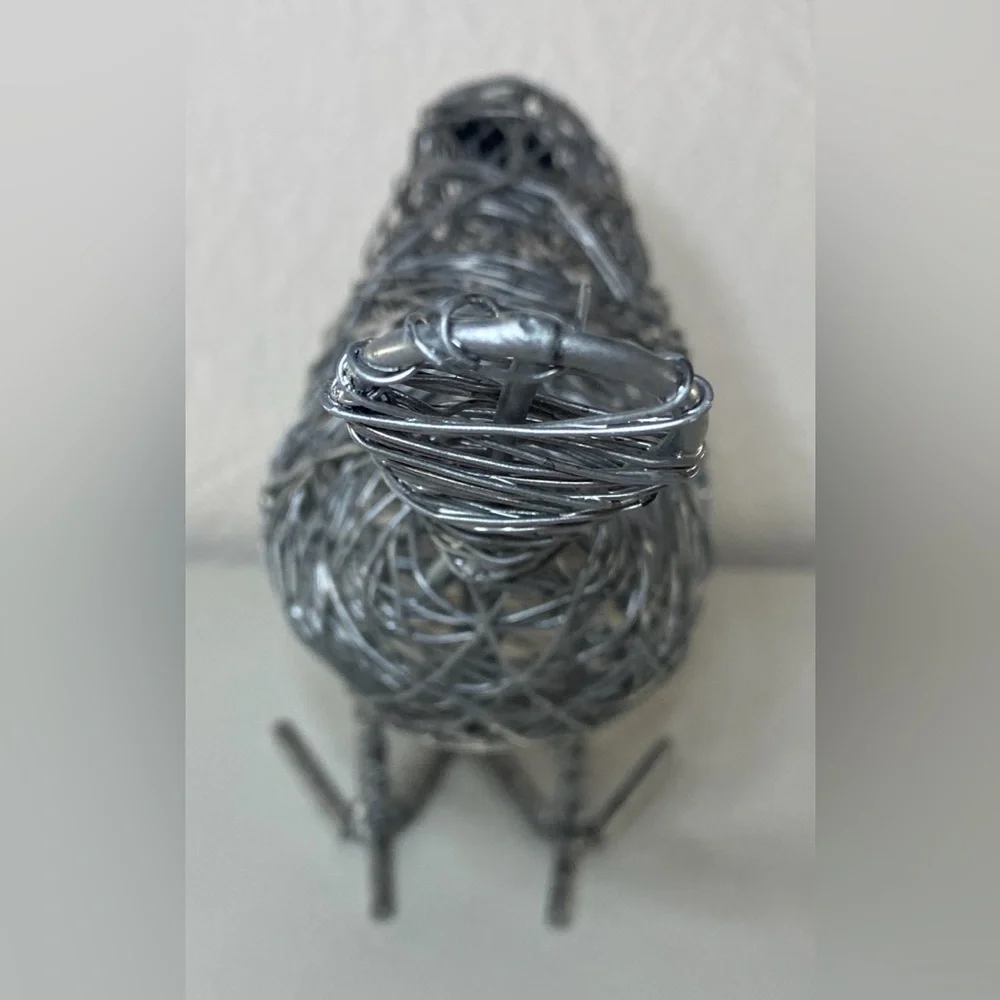 Metal Woven Wire Mesh Bird Sculpture Figurine Handcrafted Silver Wire Art 5.5”